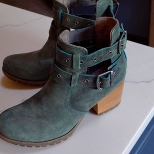 Teal cowboy Boots Caterpillar